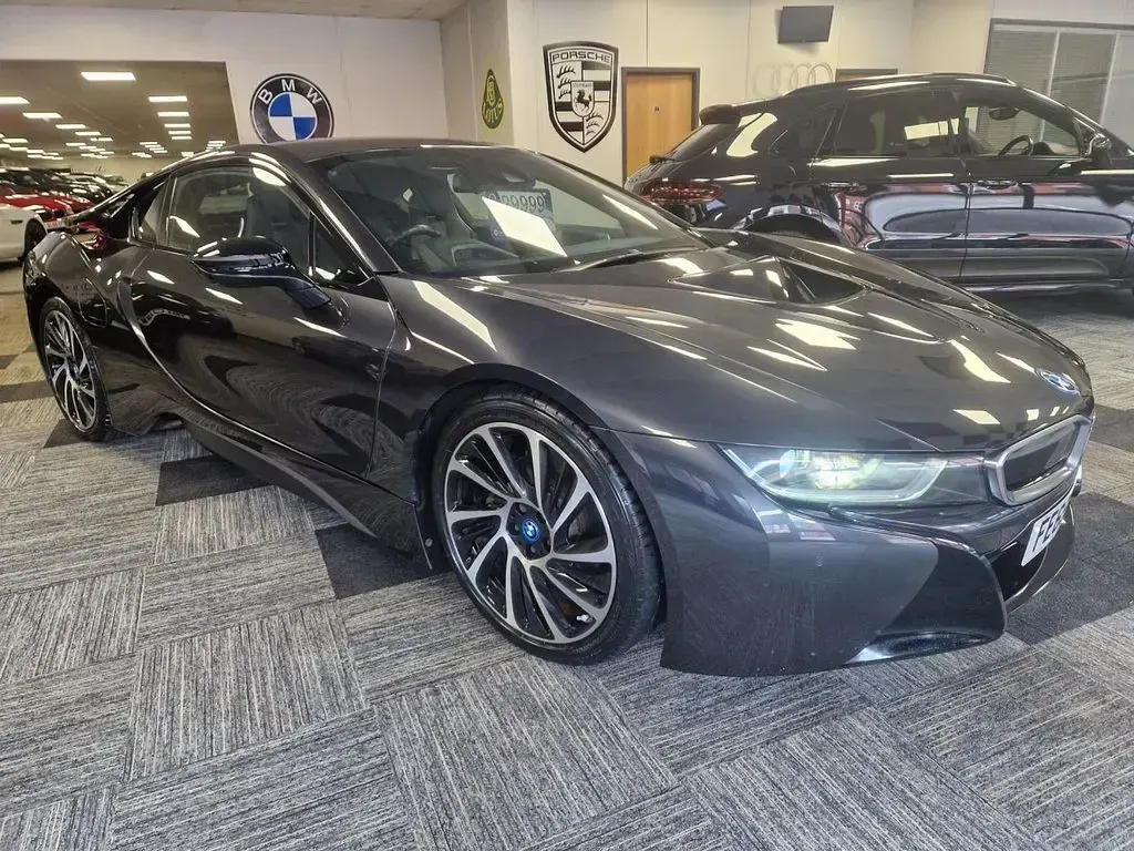 Used BMW i8 Pure Impulse 362 HP (266 kW) 2015 Grey Coupe