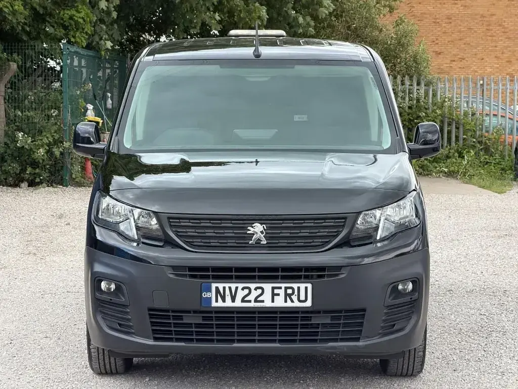 Used Peugeot Partner Premium 131 HP (96 kW) 2022 Black MPV