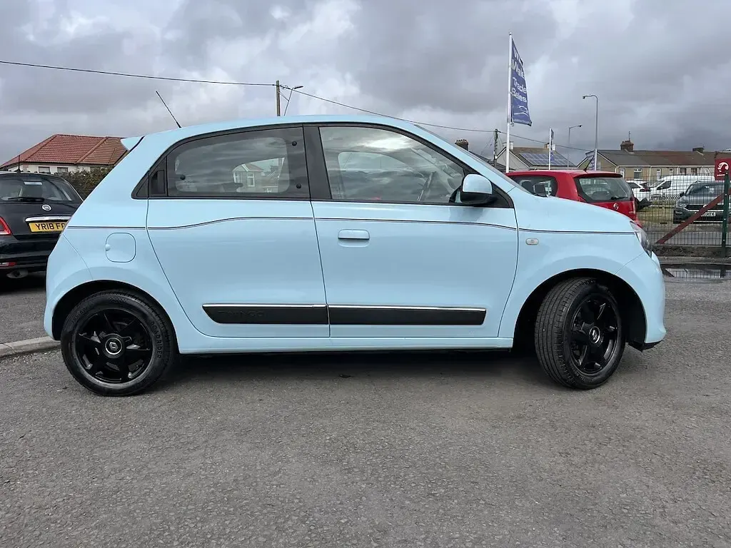 Used Renault Twingo Dynamique 70 HP (51 kW) 2015 Blue Hatchback