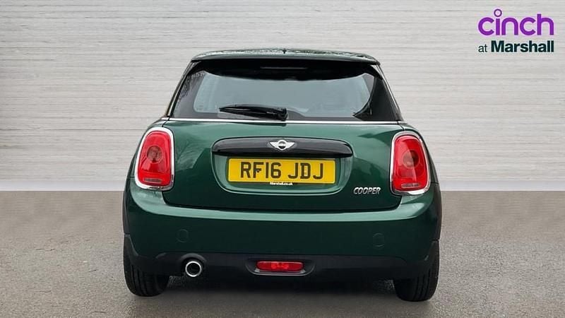 Używany Mini Cooper 136 KM (100 kW) 2016 Zielony Hatchback