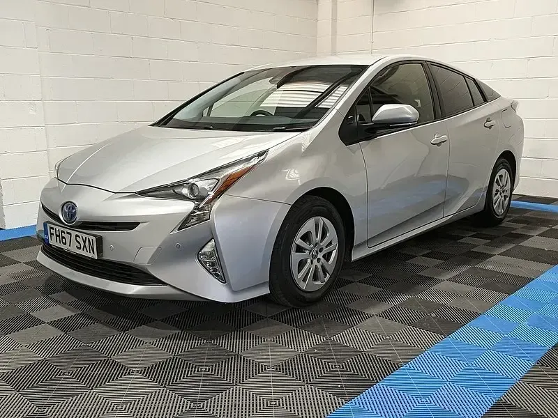 Usado Toyota Prius Active 2018 Amarelo Citadino