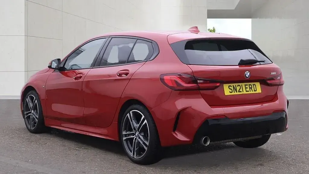 Used BMW 118 M Sport 136 HP (100 kW) 2021 Red Hatchback