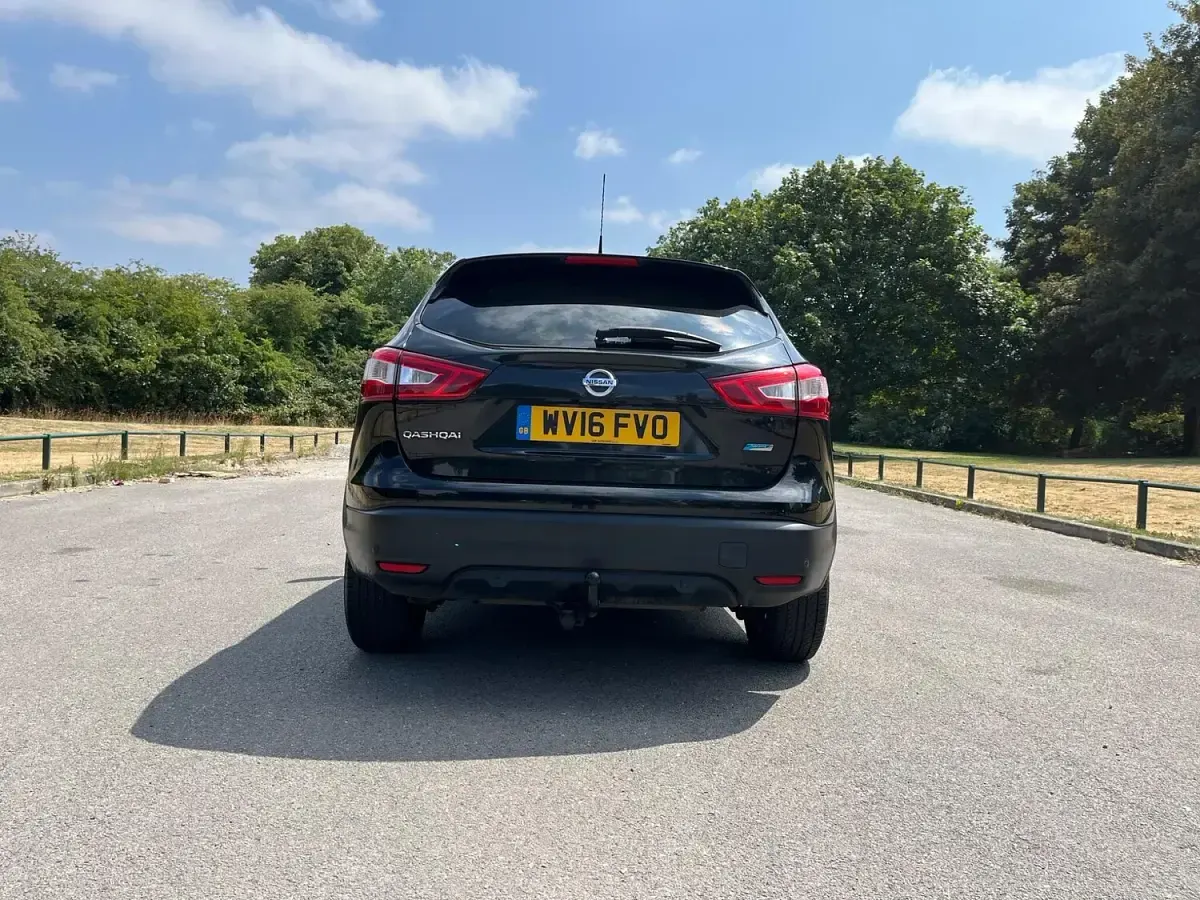 Used Nissan Qashqai N-TEC 110 HP (80 kW) 2016 Black SUV