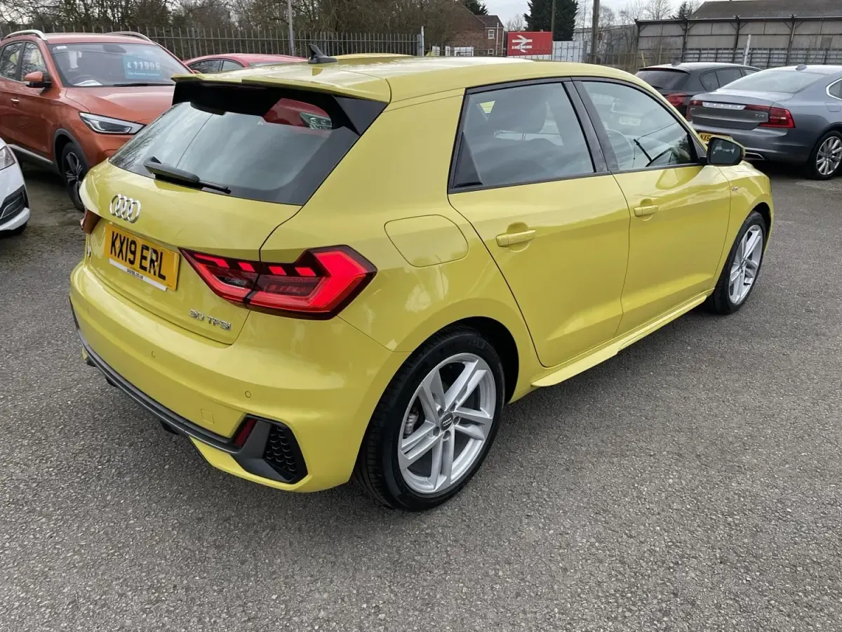 Używany Audi A1 S-Line 2019 Żółty SUV