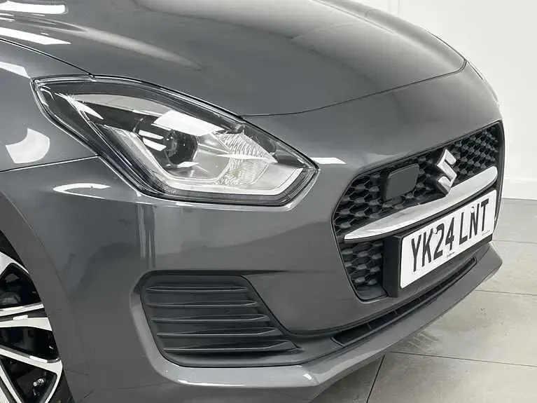 Begagnad Suzuki Swift SZ-L 2024 Grå Halvkombi