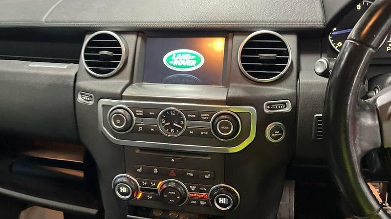 Used Land Rover Discovery Graphite 256 HP (188 kW) 2016 White SUV
