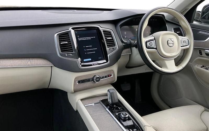 Used Volvo XC90 Core 250 HP (183 kW) 2025 SUV