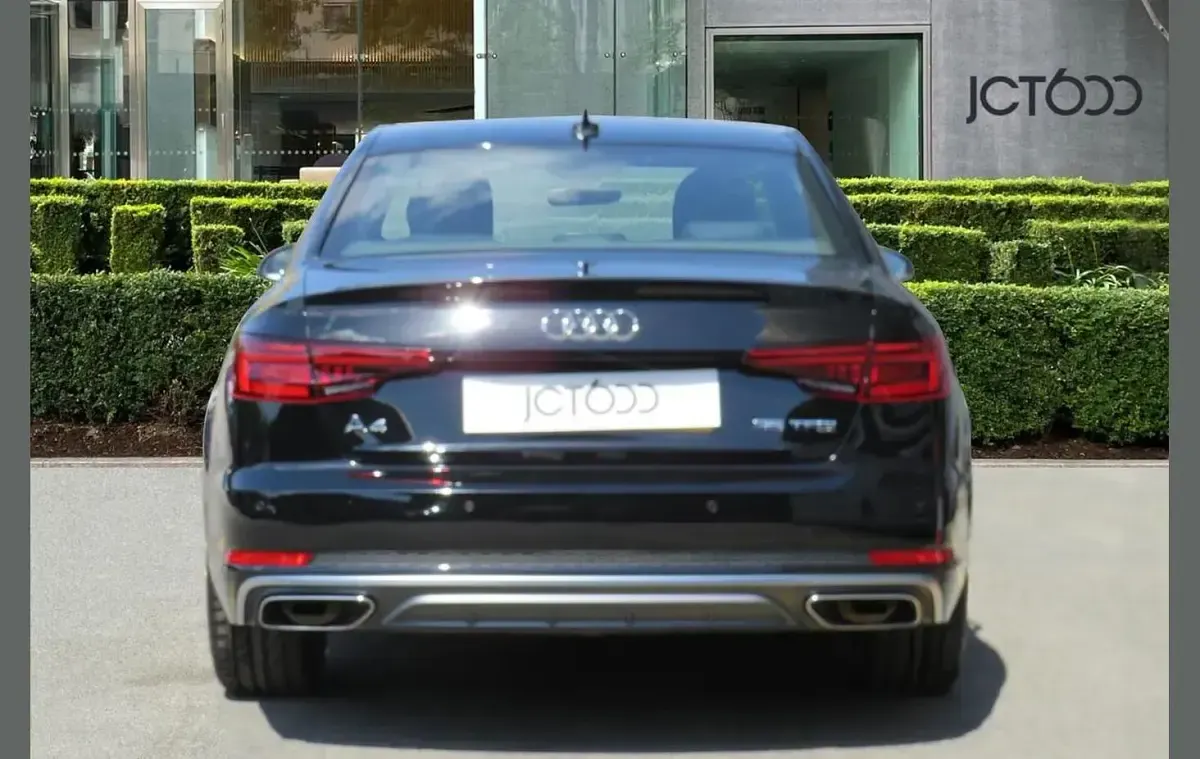 Used Audi A4 S-Line 147 HP (108 kW) 2019 Black Sedan