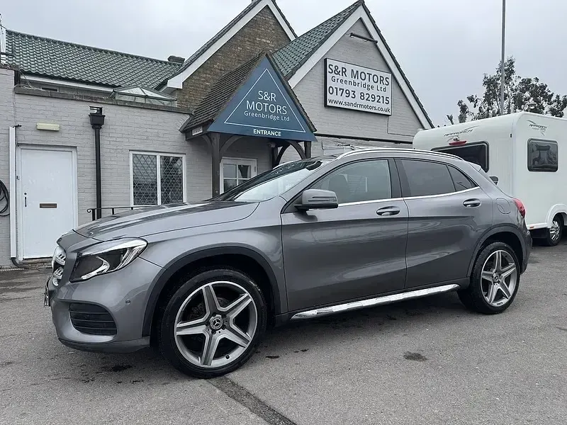 Used Mercedes GLA200 Executive 136 HP (100 kW) 2017 Grey SUV