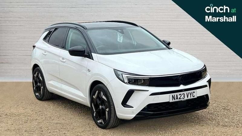 White Used 2023 Vauxhall Grandland X GSe SUV | £20,392 (Fair price) - Image 1/4