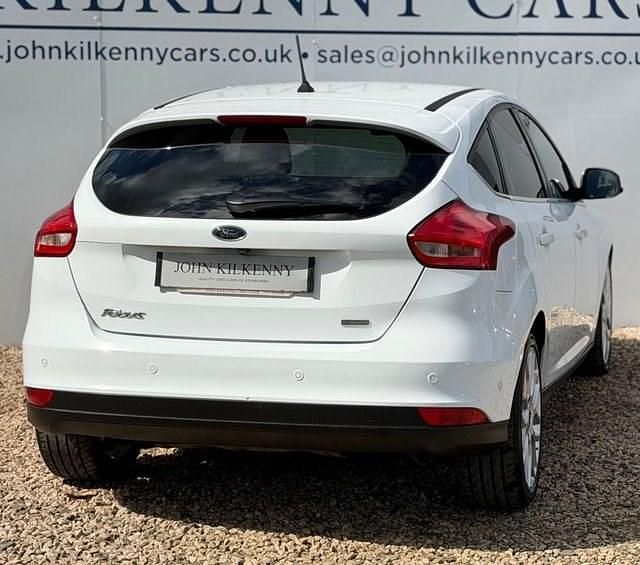 Usado Ford Focus Titanium X 125 HP (91 kW) 2017 Branco Citadino