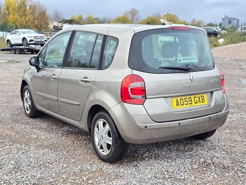 Used Renault Grand Modus Dynamique 111 HP (81 kW) 2009 Beige MPV
