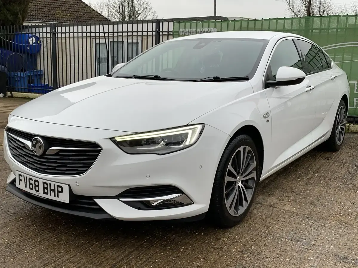 Used Vauxhall Insignia Elite 2018 White Hatchback