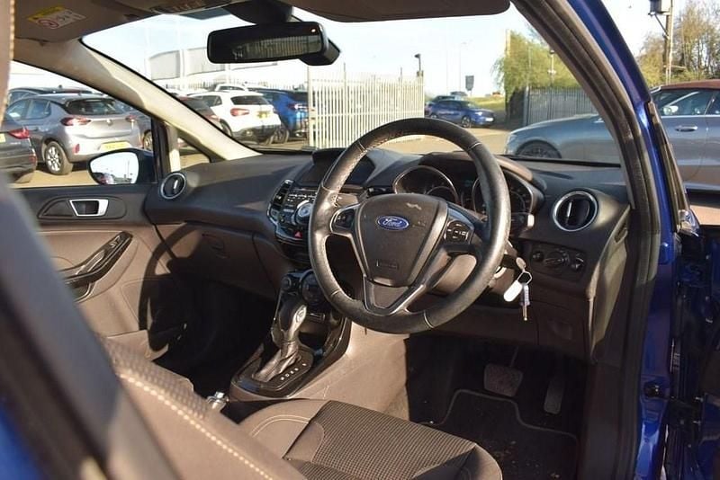 Used Ford Fiesta Titanium 182 HP (133 kW) 2017 Blue Hatchback