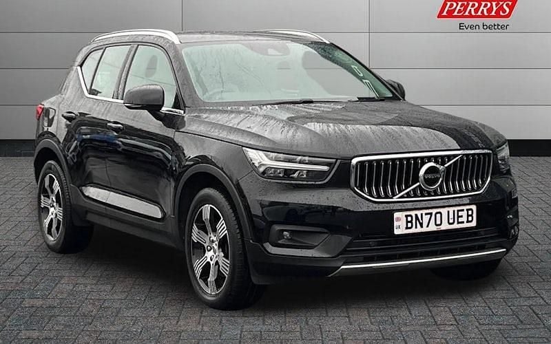 Used 2021 Volvo XC40 Inscription SUV | £22,795 (Good price) - Image 1/4