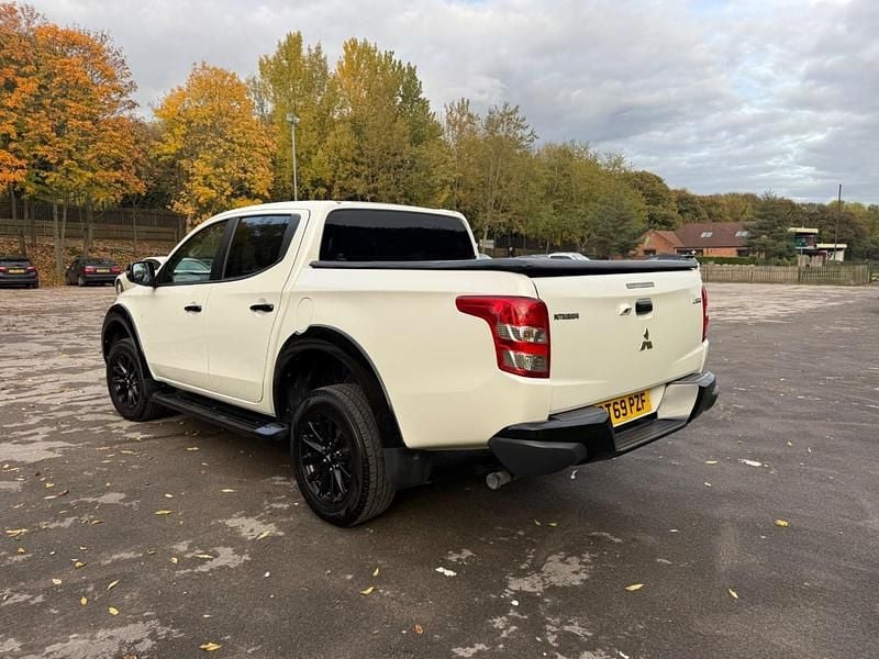 Used Mitsubishi L200 181 HP (133 kW) 2020 White Pickup