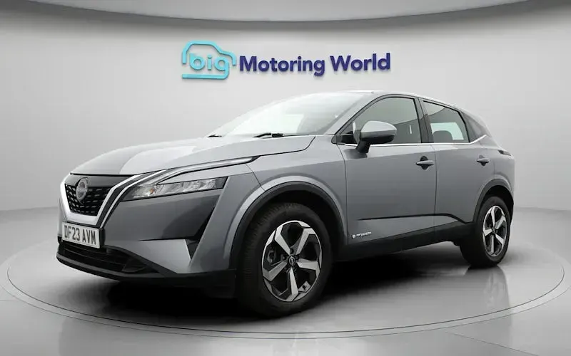 Gebraucht Nissan Qashqai Acenta Premium 190 PS (139 kW) 2023 Grau SUV