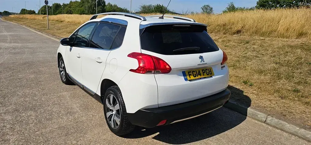 Used Peugeot 2008 Allure 2014 Ice white SUV