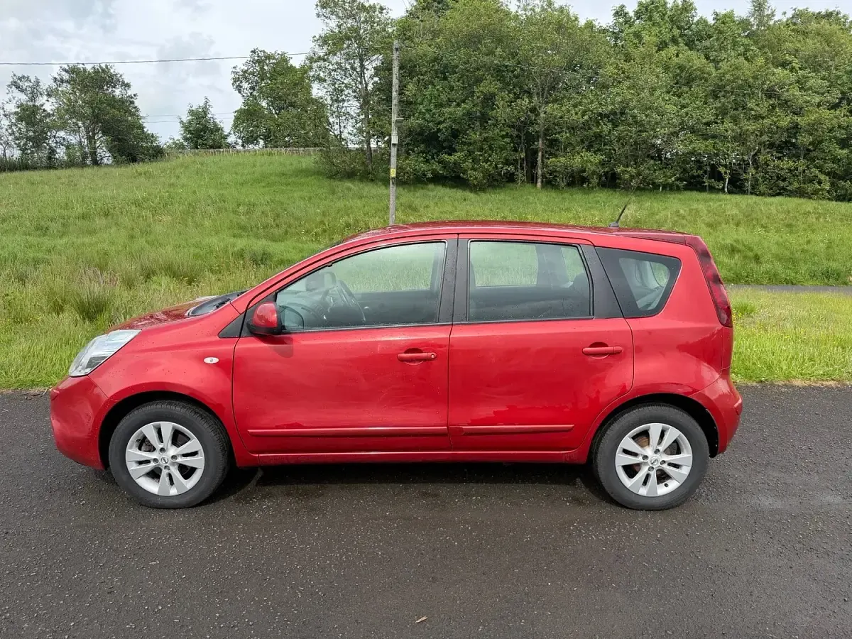 Used Nissan Note Acenta 88 HP (64 kW) 2009 Red Hatchback