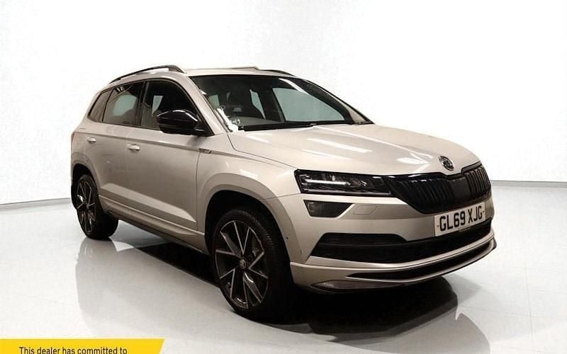 Used 2022 Skoda Karoq SportLine SUV | £16,621 (Super price) - Image 1/4