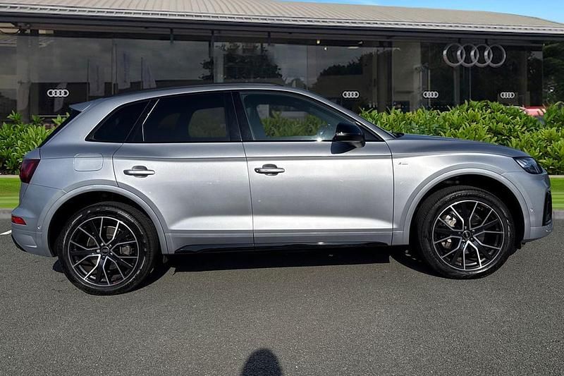Used Audi Q5 Black Edition 204 HP (150 kW) 2024 Silver SUV