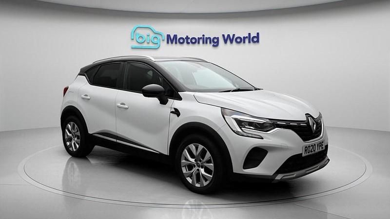 Used Renault Captur Iconic 100 HP (73 kW) 2020 White SUV