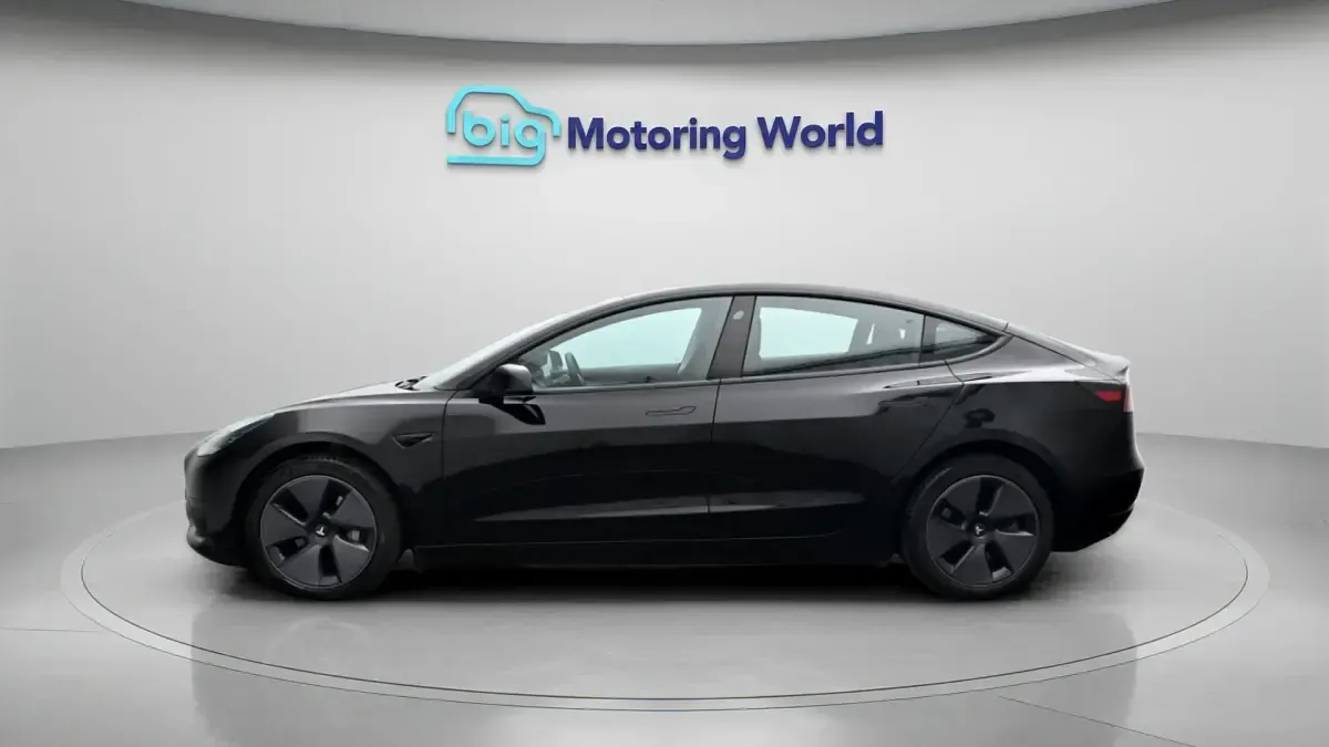Used Tesla Model 3 Standard Range Plus 222 kW (302 HP) 2022 Black Sedan