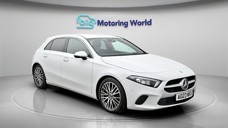 Used Mercedes A180 Executive 136 HP (100 kW) 2022 White Hatchback