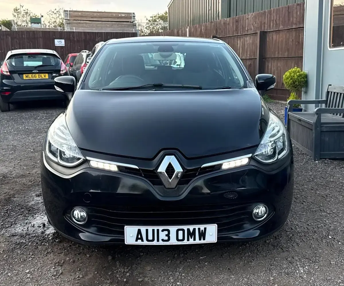Used Renault Clio Dynamique 90 HP (66 kW) 2013 Black Hatchback