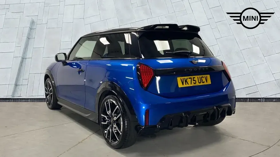 Used Mini Cooper Hatch 113 kW (154 HP) 2025 Blue Hatchback
