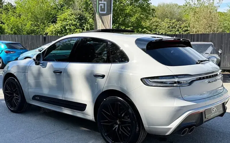 Used Porsche Macan 441 HP (324 kW) 2025 SUV