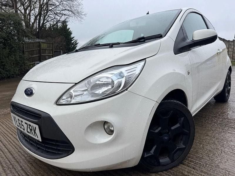 Used Ford Ka Zetec 69 HP (50 kW) 2016 White Hatchback