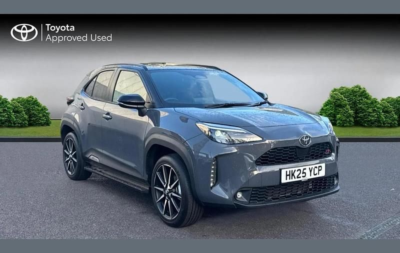 Grey Used 2025 Toyota Yaris Hybrid Sport SUV | £28,463 (Fair price) - Image 1/4