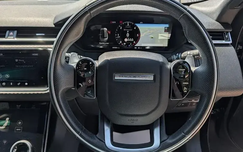 Used Land Rover Range Rover Velar SE Dynamic 241 HP (177 kW) 2020 Grey SUV