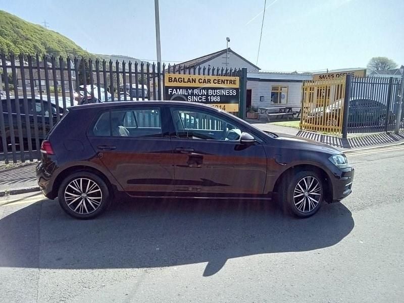Used VW Golf VII SE 115 HP (84 kW) 2018 Black Hatchback