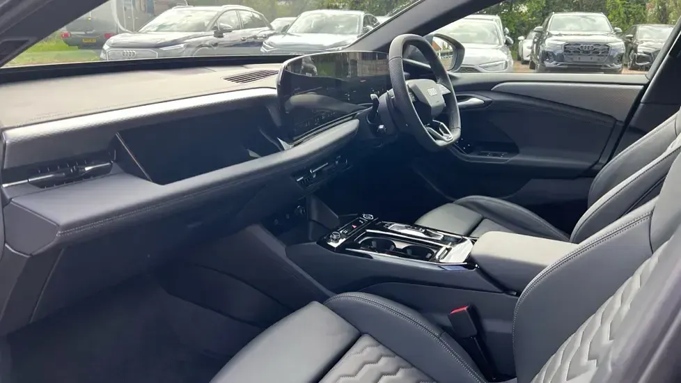 New Audi A6 e-tron S-Line 210 kW (286 HP) 2026 Grey Estate