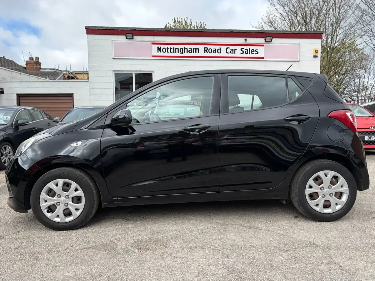 Used Hyundai i10 SE 67 HP (49 kW) 2014 Black Hatchback