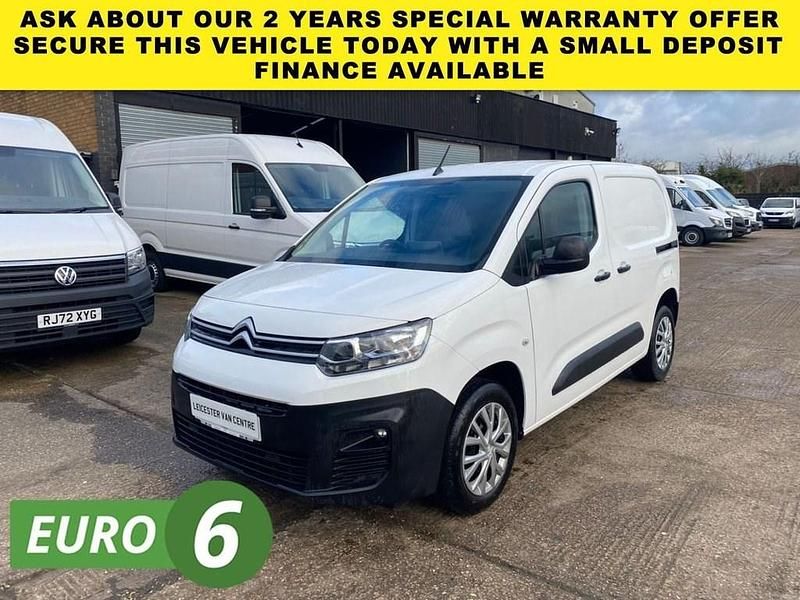 White Used 2022 Citroën Berlingo MPV | £7,700 (Super price) - Image 1/3