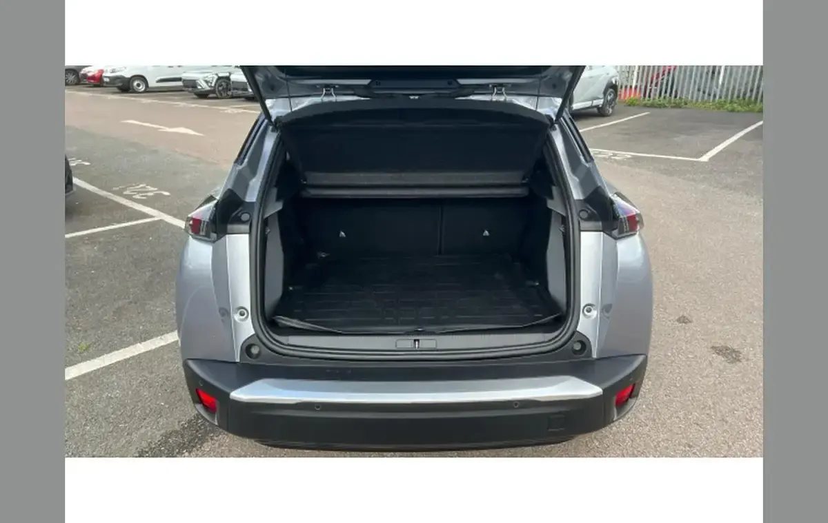 Used Peugeot e-2008 Allure+ 100 kW (136 HP) 2023 Grey SUV