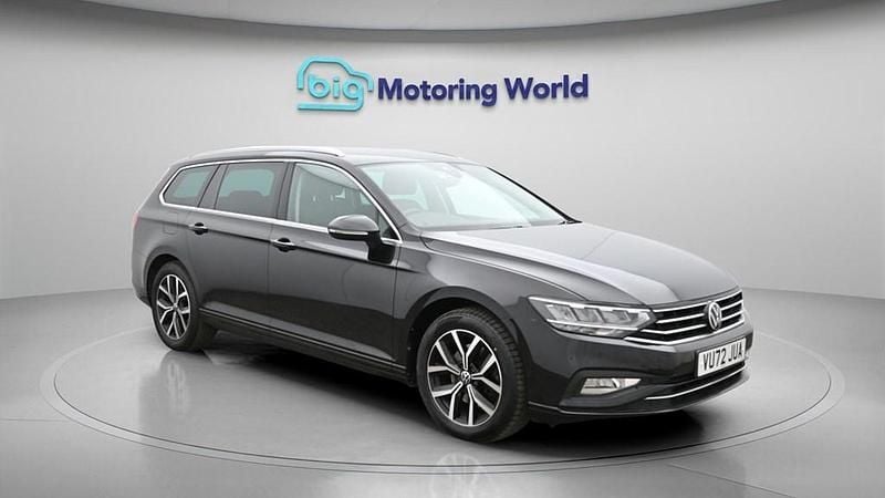 Used VW Passat SEL 150 HP (110 kW) 2022 Black Estate
