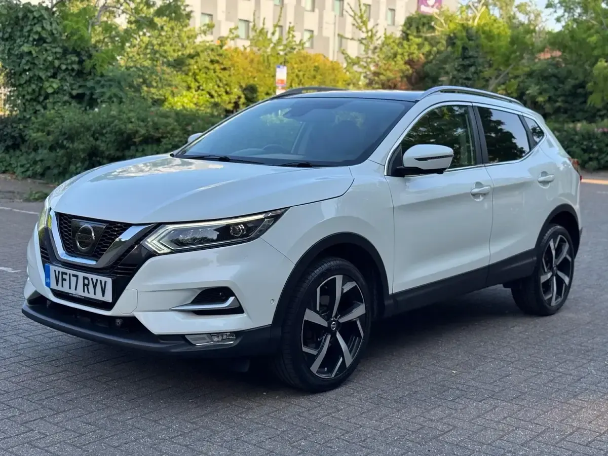 Used Nissan Qashqai Tekna 110 HP (80 kW) 2017 White SUV