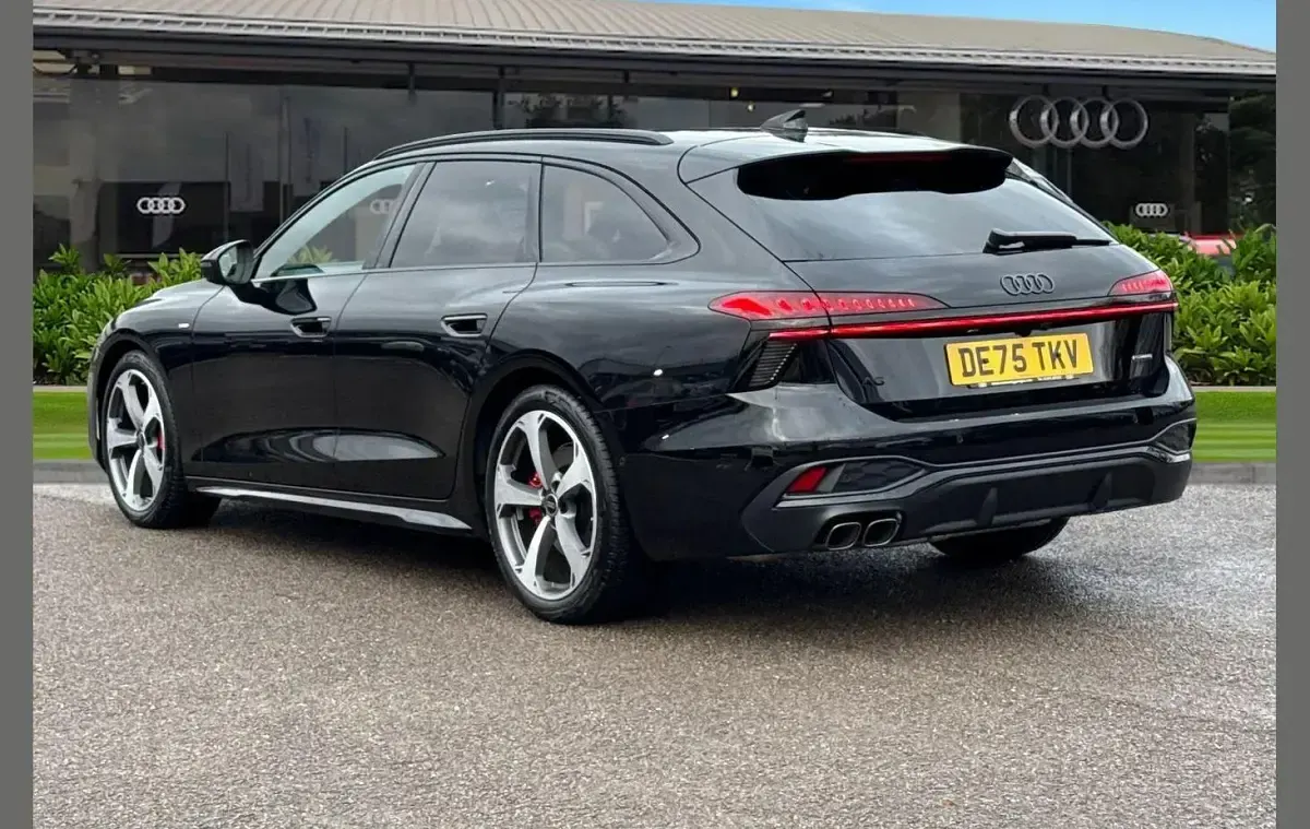 Used Audi A6 Advanced 204 HP (150 kW) 2025 Black Estate