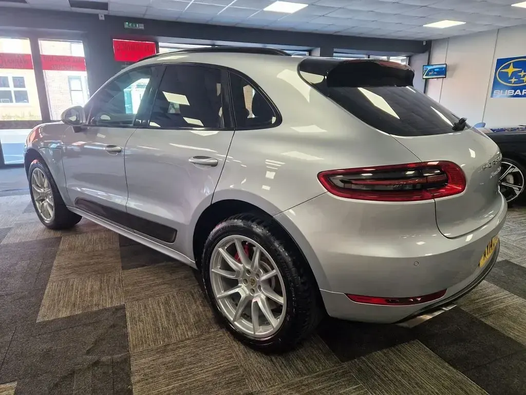 Used Porsche Macan Turbo 400 HP (294 kW) 2014 Silver SUV