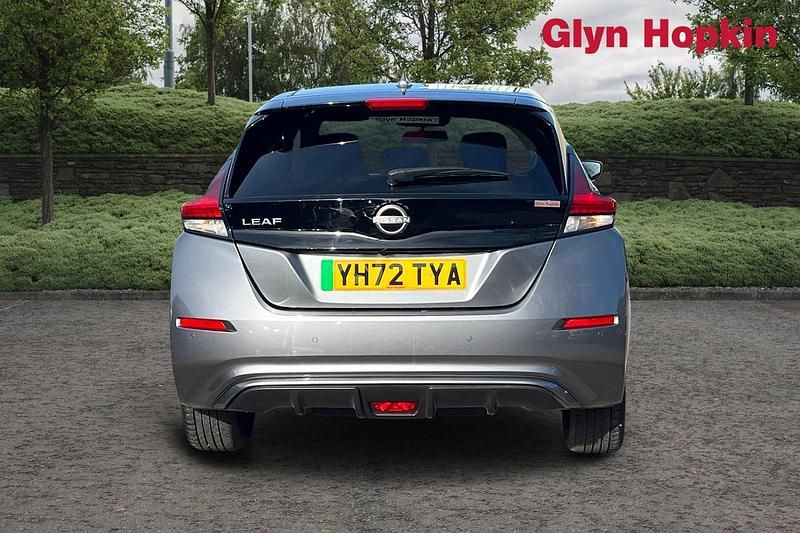 Used Nissan Leaf N-Connecta 110 kW (150 HP) 2022 Grey Hatchback