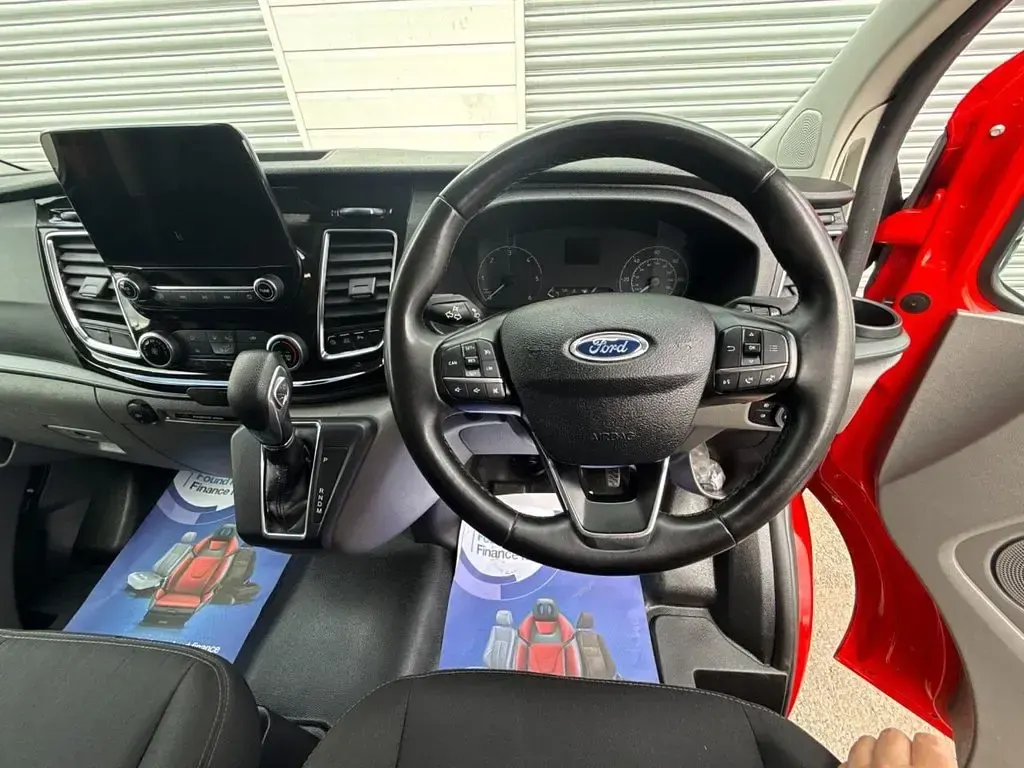 Used Ford Transit Custom Limited 130 HP (95 kW) 2023 Red Van