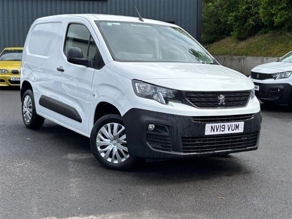 White Used 2019 Peugeot Partner S MPV | £7,950 (Fair price) - Image 1/1