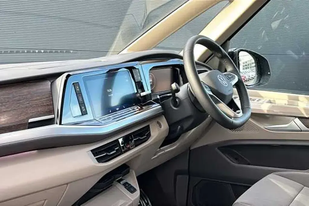 Used VW Multivan Style 150 HP (110 kW) 2025 Grey MPV