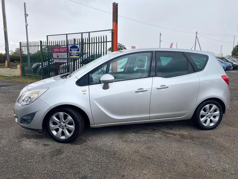 Used Vauxhall Meriva 100 HP (73 kW) 2010 Silver MPV