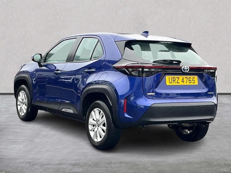 Used Toyota Yaris Hybrid 116 HP (85 kW) 2023 Blue Hatchback