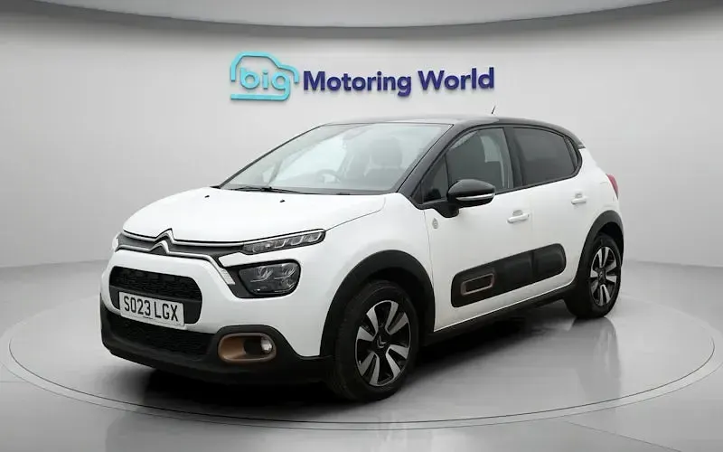 Used Citroën C3 PureTech 83 HP (61 kW) 2023 White Hatchback